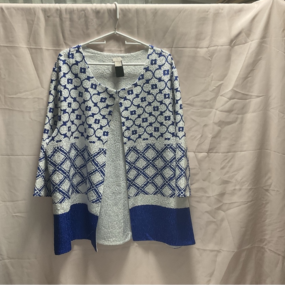 Chico’s Travelers Blue and White Patterned Women's sweater